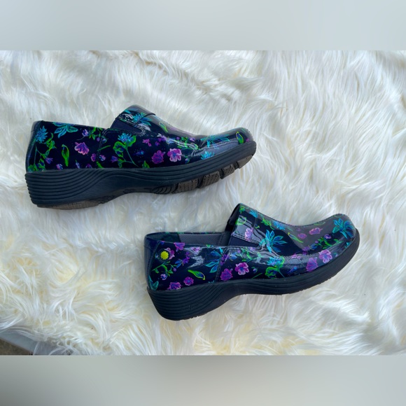 NEW Women’s Dansko Clogs, Botanical Patent, Size 39 - Picture 6 of 9